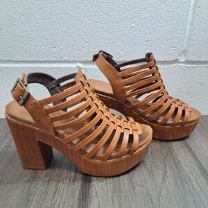 White Mountain Platform Clog Sandals. Brown Casual Comfort Sandal Womens Size 5M